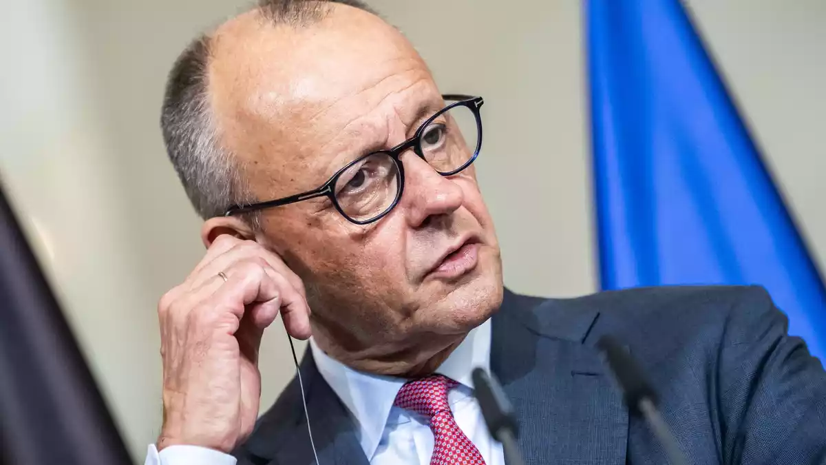 Merz bringt im Ringen um den EU-Haushalt ein neues Szenario ins Spiel. - Bild: Michael Kappeler/dpa