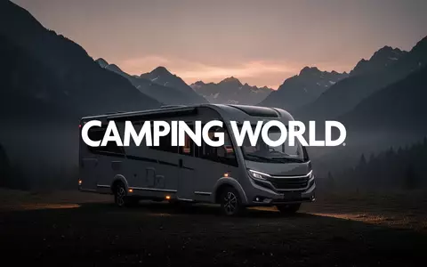 Modernes Wohnmobil in einer stimmungsvollen Berglandschaft bei Sonnenuntergang als Symbol für die Reise- und Campingbranche. - Foto: über boerse-global.de