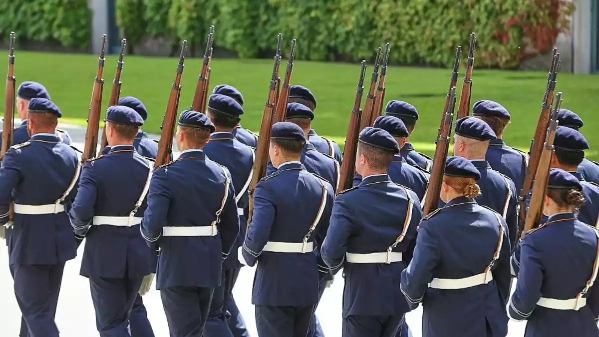MAD prüft Bundeswehr-Bewerber mit KI auf Rechtsextremismus