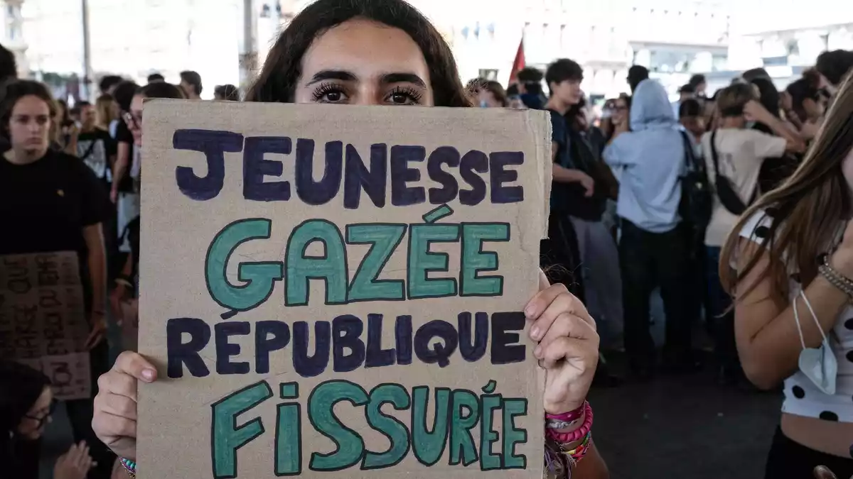 Protestierende Schüler rufen in Frankreich zu einem landesweiten Aktionstag auf. (Archivbild) - Bild: Miguel Medina/AFP/dpa