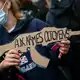 Während der Schülerproteste wurden etliche Einsatzkräfte und Schüler verletzt. (Archivbild) - Bild: Lou Benoist/AFP/dpa