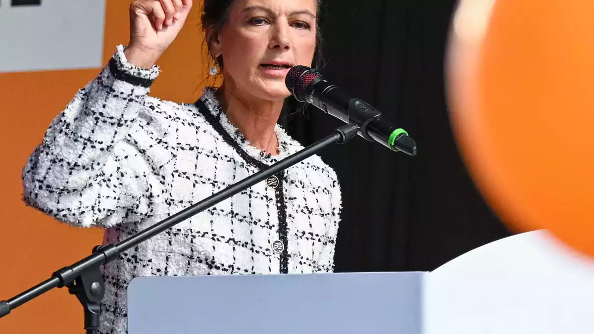 BSW-Gründerin Wagenknecht sieht in der Wahl eines AfD-Landtagspräsidenten eine parlamentarische Normalität. (Archivbild) - Bild: Jens Kalaene/dpa