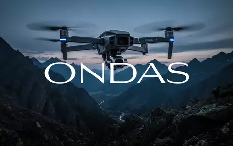 Hochmoderne Drohne über einer Berglandschaft bei Dämmerung als Symbol für technologische Innovation in der Rüstungsindustrie. - Foto: über boerse-global.de