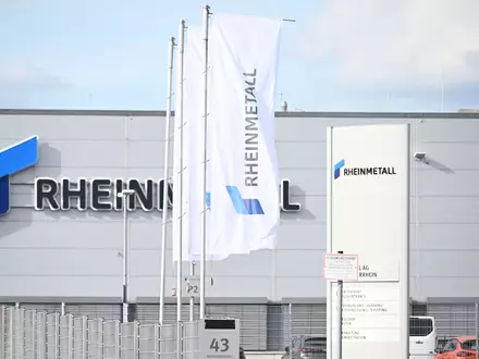 Blick auf das Neusser Rheinmetall-Werk. - Foto: Federico Gambarini/dpa