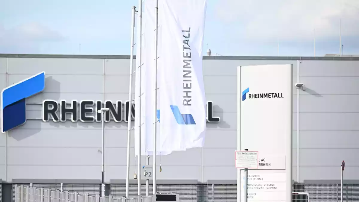 Blick auf das Neusser Rheinmetall-Werk. - Bild: Federico Gambarini/dpa