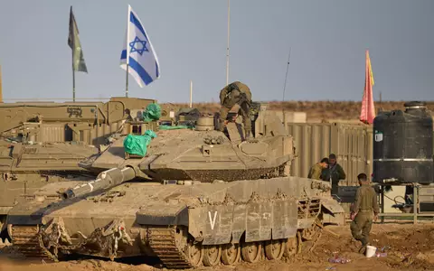 Israel hat die Alarmbereitschaft seiner Truppen im Gazastreifen vor dem Jahrestag des Massakers am 7. Oktober 2023 erhöht. (Symbolbild) - Foto: Ohad Zwigenberg/AP/dpa