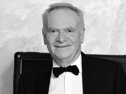 Der britische Bestseller-Autor Jeffrey Archer ist tot. (Archivbild) - Foto: Ian West/PA Wire/dpa