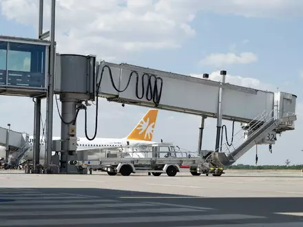Am Flughafen Dresden wären mehr Flüge möglich. (Archivbild)  - Foto: Sebastian Kahnert/dpa