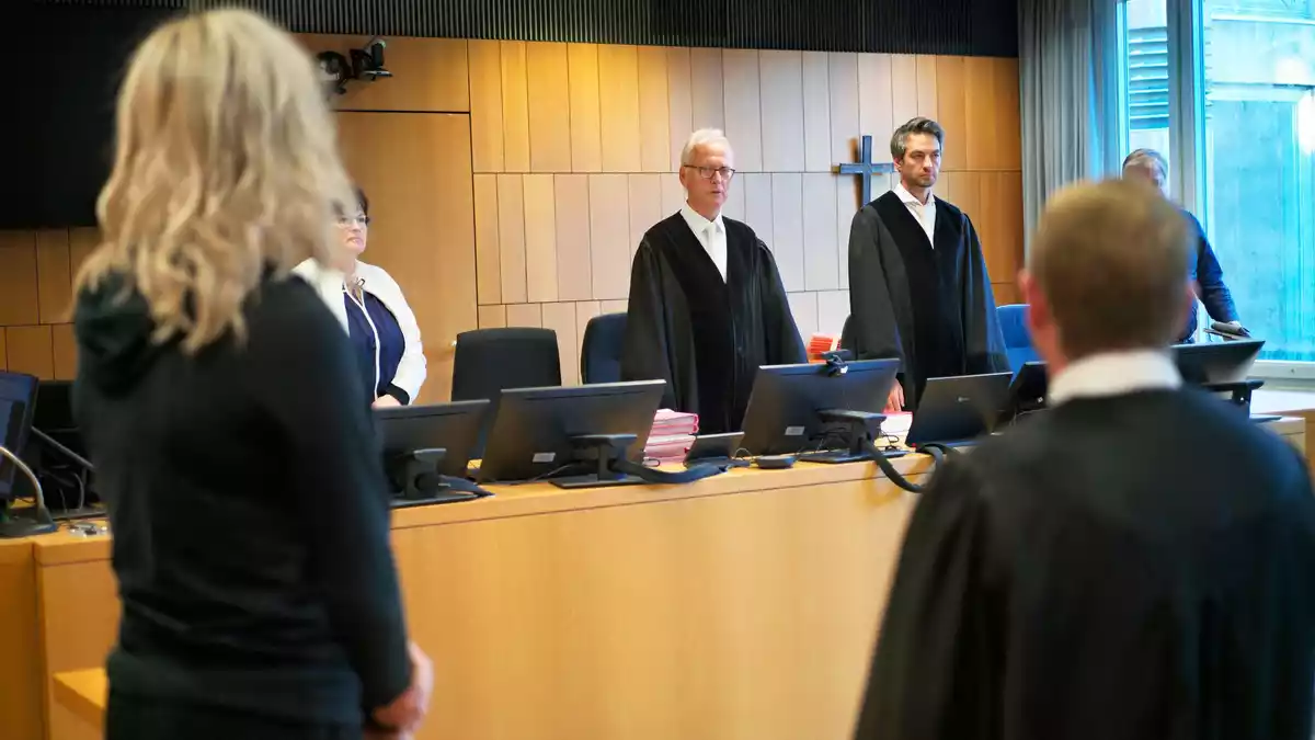 Verteidigung und Staatsanwaltschaft hatten sich mit dem Gericht auf einen Deal geeinigt. - Bild: Uwe Lein/dpa