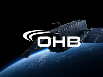 Ein hochmoderner Satellit im Weltraum vor der leuchtenden Erdkrümmung, atmosphärische Darstellung der Luft- und Raumfahrt. - Foto: über boerse-global.de