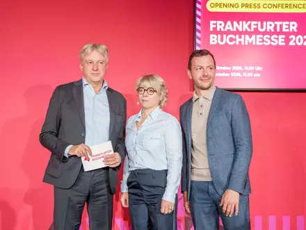 Für Juegen Boos ist es die letzte Messe als Buchmessen-Direktor, für Sebastian Guggolz die erste als Börsenvereins-Vorsteher. - Foto: Andreas Arnold/dpa