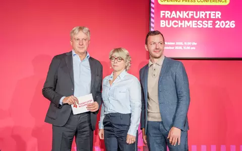 Für Juegen Boos ist es die letzte Messe als Buchmessen-Direktor, für Sebastian Guggolz die erste als Börsenvereins-Vorsteher. - Foto: Andreas Arnold/dpa