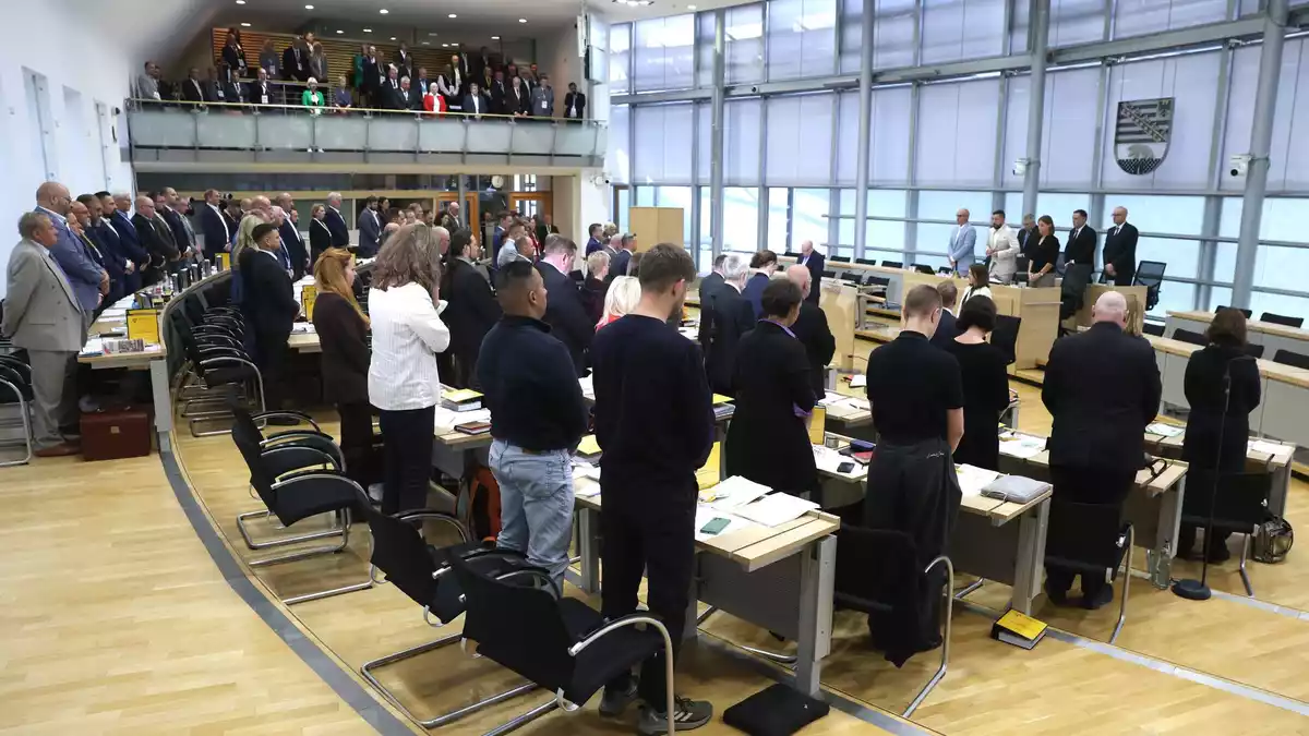 Im Saal sitzen die 39 Abgeordneten der AfD-Fraktion künftig in der Mitte. - Bild: Jan Woitas/dpa pool/dpa