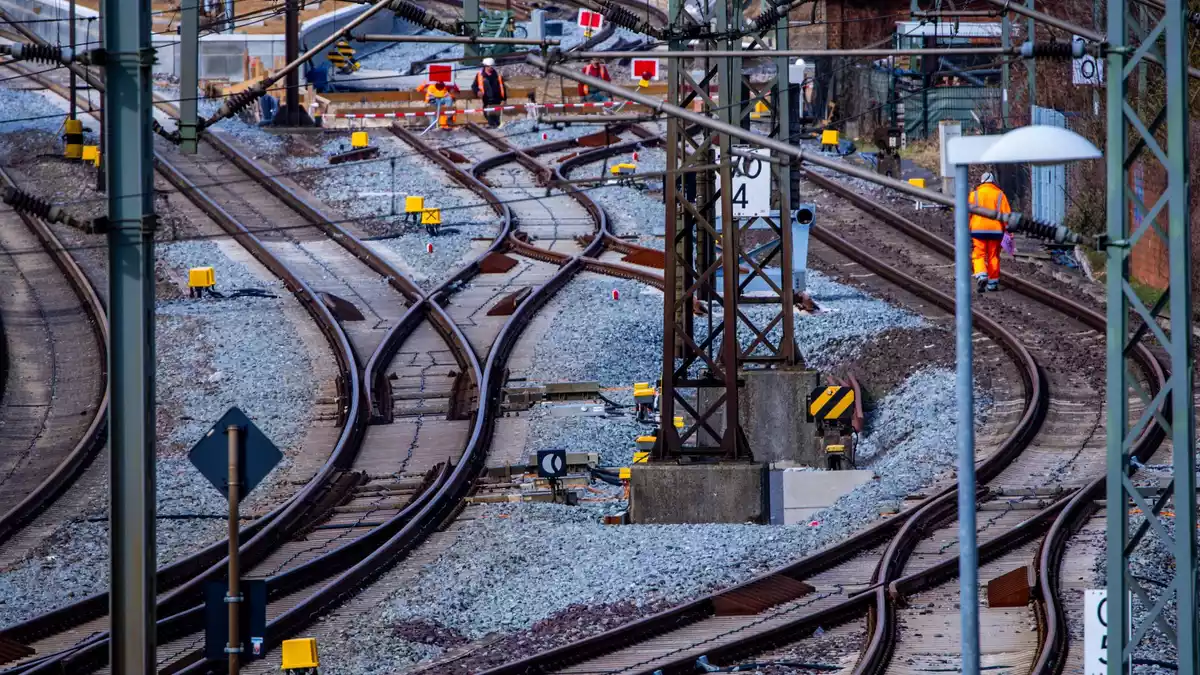 Bei der Bahn gibt es auch in den nächsten Jahren viele Baustellen. - Bild: Jens Büttner/dpa