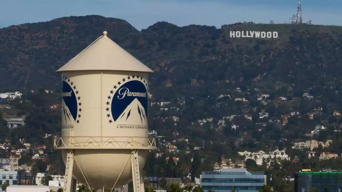 Der Megadeal krempelt Hollywood um. (Archivbild) - Bild: Jae C. Hong/AP/dpa