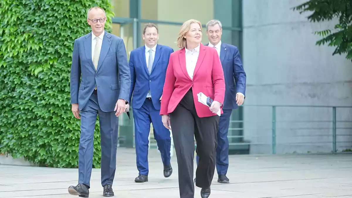 Im Koalitionsausschuss treffen sich die Spitzen von Union und SPD. (Archivbild) - Bild: Michael Kappeler/dpa