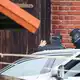 Die Polizei durchsucht das Grundstück von Ex-BND-Präsident August Hanning in Nordrhein-Westfalen.  - Bild: Christoph Reichwein/dpa
