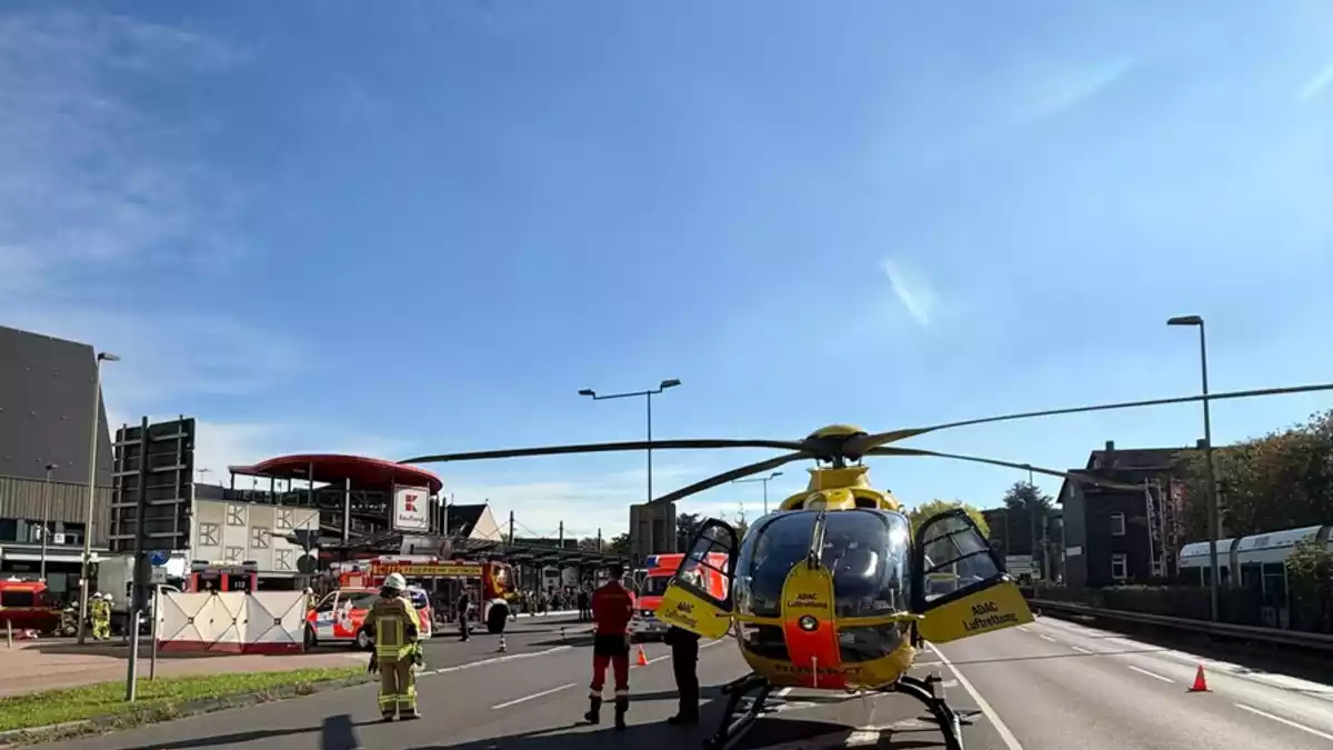 FW-EN: Verkehrsunfall - Person unter LKW eingeklemmt - Bild: presseportal.de