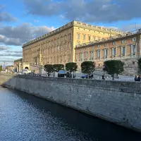 Am Königsschloss in Stockholm war die Polizei im Einsatz. (Archivbild) - Foto: Steffen Trumpf/dpa
