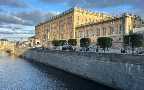Am Königsschloss in Stockholm war die Polizei im Einsatz. (Archivbild) - Foto: Steffen Trumpf/dpa