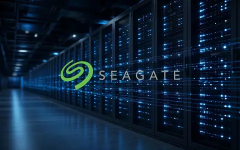 Moderne Serverräume in einem Rechenzentrum mit leuchtenden Daten-Racks als Symbol für die IT- und Speicherbranche. - Foto: über boerse-global.de