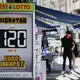 Um 120 Millionen Euro ging es bei der Ziehung im Eurojackpot. - Bild: Oliver Berg/dpa