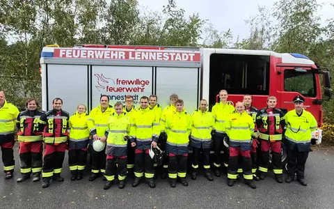 FW-OE: 15 neue Maschinisten für die Feuerwehr Lennestadt - Foto: presseportal.de
