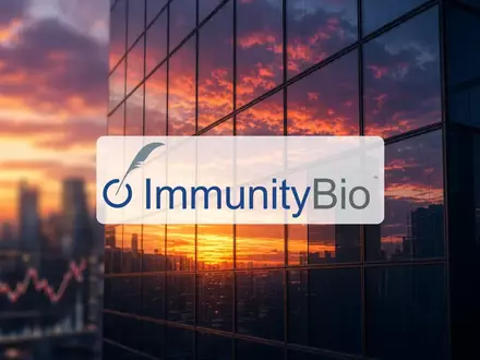 Abstrakte Darstellung einer modernen Glasfassade bei Sonnenuntergang als Symbol für Finanzmärkte und Unternehmensführung. - Foto: über boerse-global.de