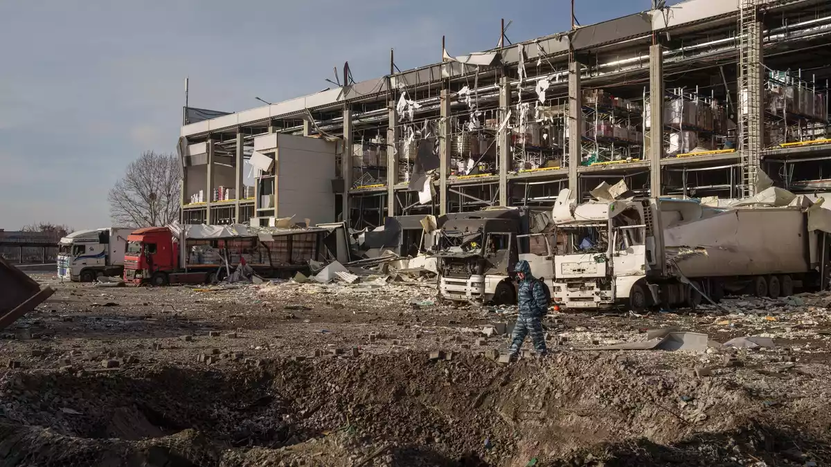 Immer wieder greif Russland massiv die ukrainische Hauptstadt an. (Archivbild) - Bild: Evgeniy Maloletka/AP/dpa