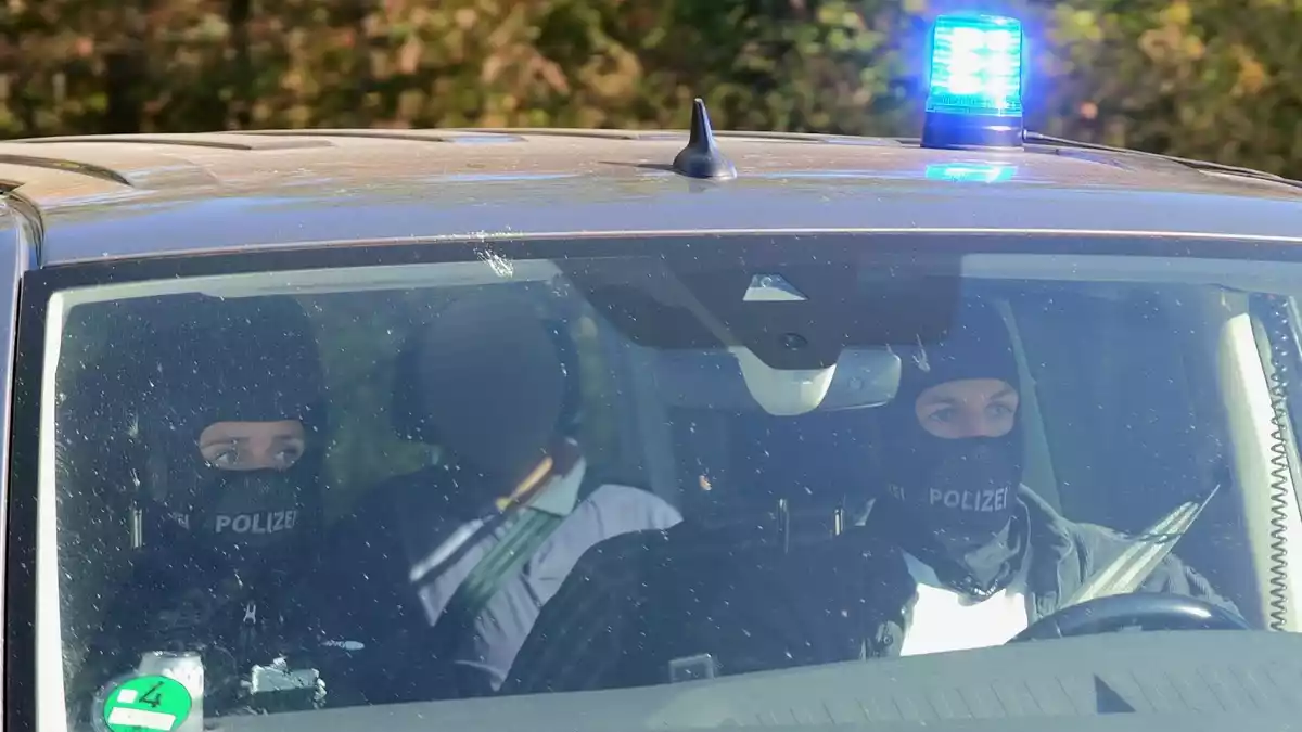 D. ist bereits in Untersuchungshaft. - Bild: Rene Priebe/René Priebe/dpa
