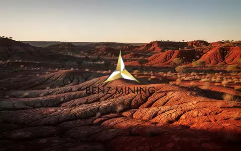 Geologische Formationen in einer abgelegenen australischen Landschaft bei Sonnenuntergang. - Foto: über boerse-global.de