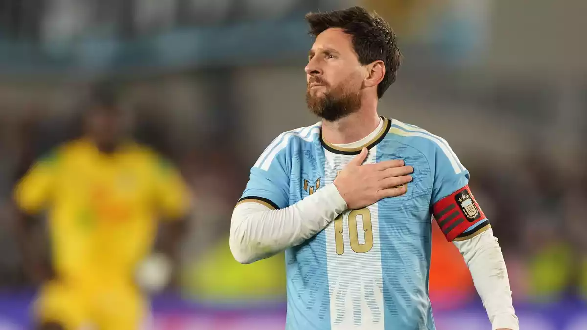 Lionel Messi hat sein Abschiedsspiel in der argentinischen Nationalmannschaft absolviert. - Bild: Gustavo Garello/AP/dpa