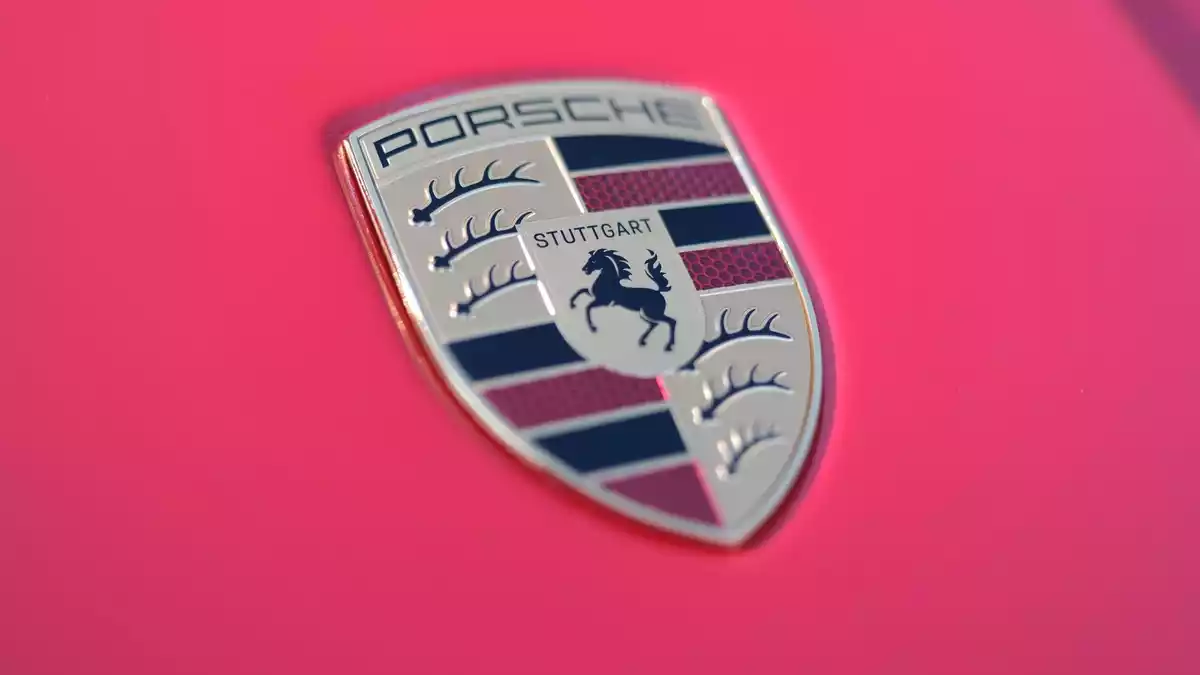 Porsche: Neue Strategie «Sportwagenschmiede '35».  - Bild: Bernd Weißbrod/dpa