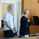 Der Angeklagte hat beim Prozessauftakt die Vorwürfe eingeräumt. - Bild: Daniel Löb/dpa