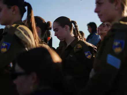Israel erinnert an das Massaker am 7. Oktober 2023 und gedenkt der Opfer - hier in der Nähe des Kibbuz Nachal Oz im Süden Israels. - Foto: Ariel Schalit/AP/dpa