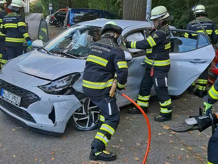FW-M: Unfall auf dem Parkplatz (Moosach) - Foto: presseportal.de