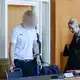 Der Angeklagte hat die Vorwürfe eingeräumt. - Bild: Daniel Löb/dpa