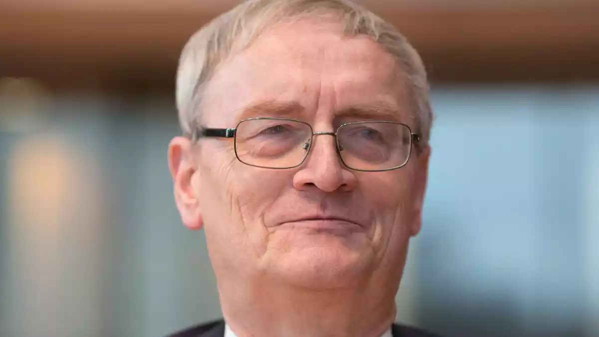 Ex-BND Präsident August Hanning ist unter anderem der geheimdienstlichen Agententätigkeit verdächtig. (Archivbild) - Bild: picture alliance / dpa