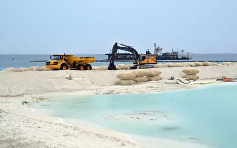 Auf dem Inselstaat Tuvalu wird versucht, sich gegen den steigenden Meeresspiegel zu wappnen. - Foto: Mick Tsikas/AAP/dpa