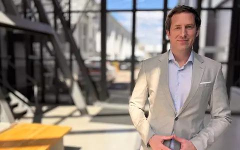 Der KI-Pilot läuft und trotzdem passiert nichts: Dr. Alexander Nichau von der niologic GmbH erklärt, woran die Umsetzung im Mittelstand scheitert - Foto: presseportal.de