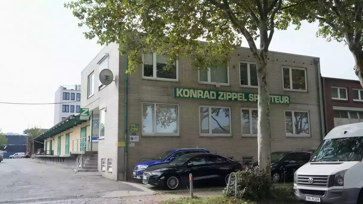 Das Logistikunternehmen Zippel hat seinen Hauptsitz in einem Hamburger Industriegebiet.  - Bild: Gerald Wintzer/dpa