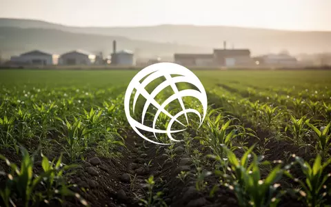 Moderne Agrarlandschaft mit fruchtbaren Feldern und warmem Sonnenlicht als Symbol für nachhaltige Investitionen. - Foto: über boerse-global.de