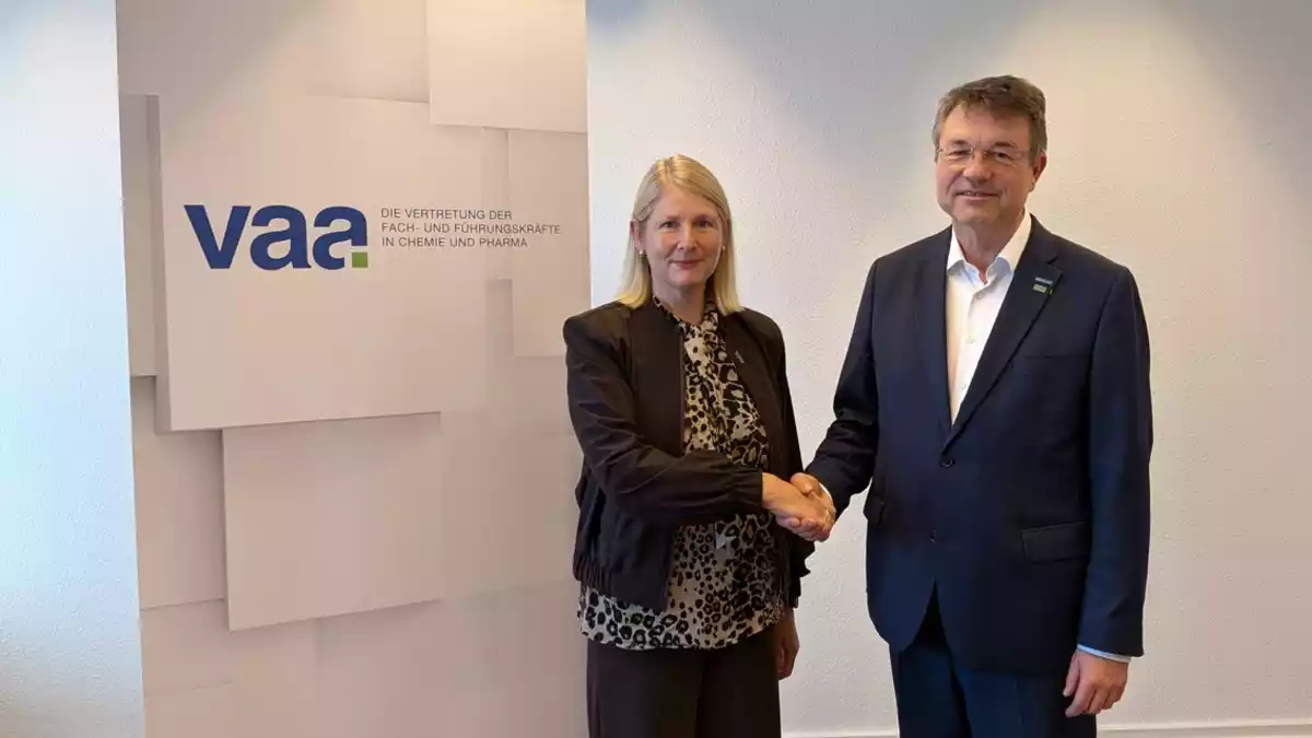 Fach- und Führungskräfte in Chemie und Pharma: VAA und BAVC einigen sich auf Tarifabschluss - Bild: presseportal.de