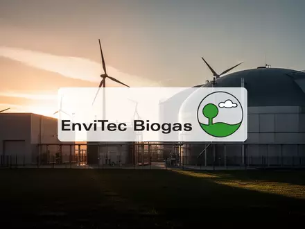 Moderne Biogasanlage im sanften Licht der Abenddämmerung als Symbol für die Erneuerbare-Energien-Branche. - Foto: über boerse-global.de