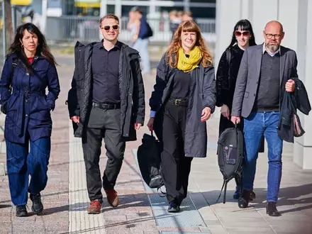 Eine Delegation der Berliner Linken traf sich im Haus der Statistik mit Vertretern von Grünen und SPD. - Foto: Sebastian Christoph Gollnow/dpa