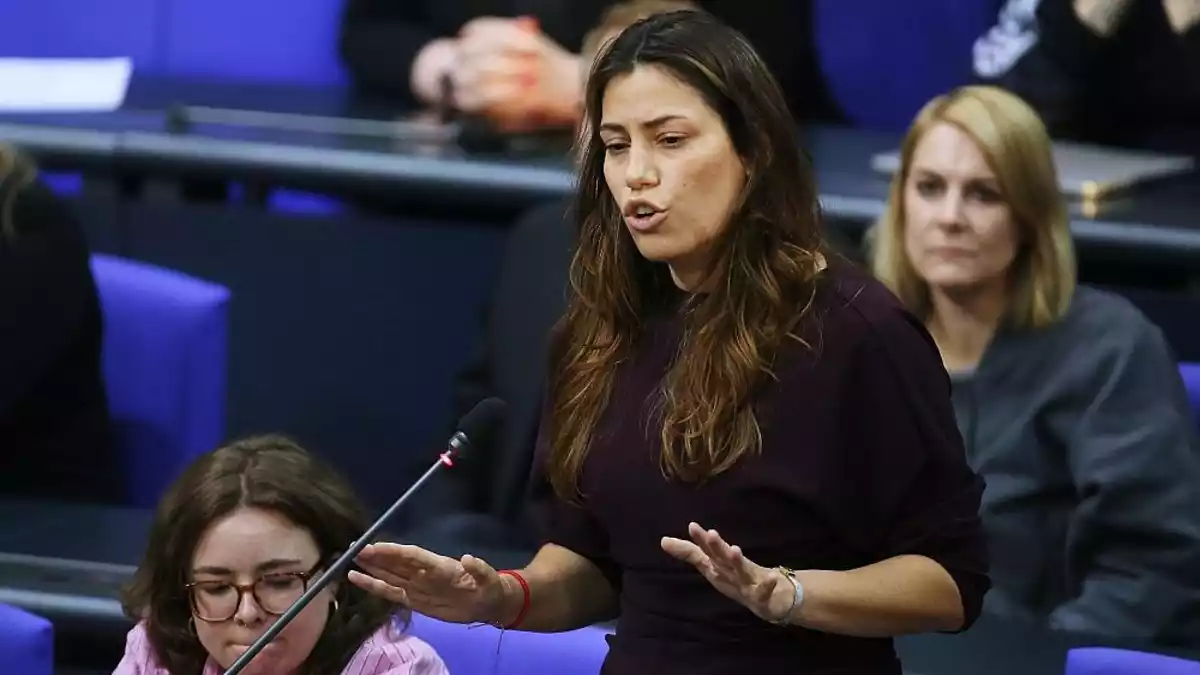 Linken-Politikerin Köktürk droht CDU-Abgeordnetem mit Anwalt