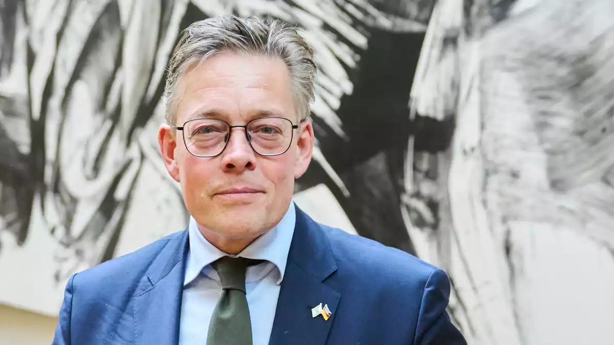 Der stellvertretende Vorsitzende des Parlamentarischen Kontrollgremiums (PKGr), Konstantin von Notz, fordert auch Innenminister Alexander Dobrindt (CSU) zum Handeln auf. - Bild: Annette Riedl/dpa