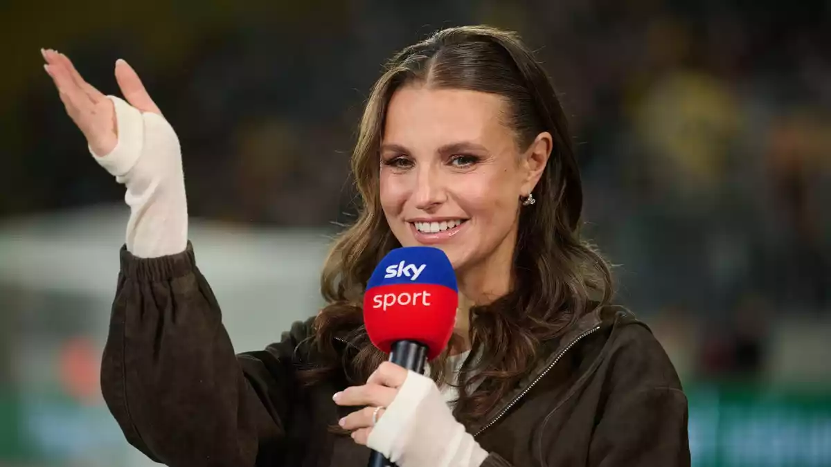 Die Sportmoderatorin Laura Wontorra hat ihre Babyvorfreude mit ihren Followern geteilt. (Archivbild) - Bild: Robert Michael/dpa