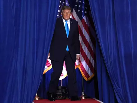 Die Klage richtet sich gegen Trump und seine Regierung - der Vorwurf: Finanzierung von Wahlwerbung mit Steuergeldern. (Archivbild) - Foto: Alex Brandon/AP/dpa