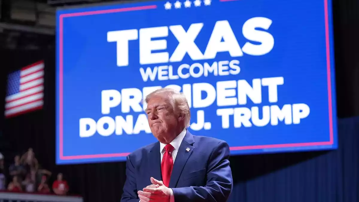 Es ist bereits Trumps dritte Reise nach Texas innerhalb eines Monats.  - Bild: Alex Brandon/AP/dpa